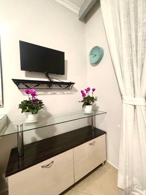 Nice Central Apartment In Tirana City Екстер'єр фото